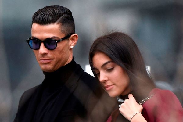 CR7 es investigado por presunta violación de las restricciones sanitarias junto con su esposa - Megacadena — Últimas Noticias de Paraguay