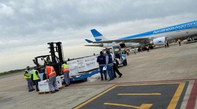 MUNDO | Llega el tercer vuelo de Aerolíneas Argentinas con nuevas dosis de Sputnik V