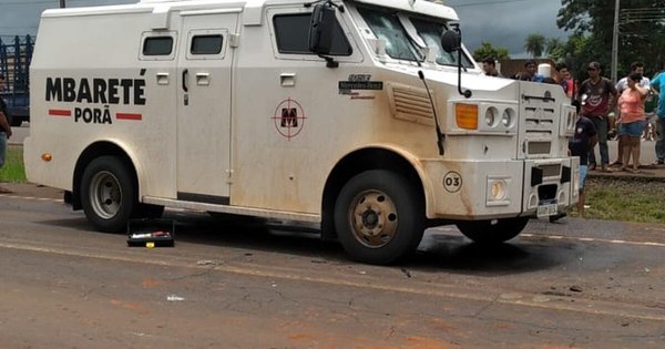 La Nación / Asalto en O’Leary: hallan la segunda camioneta, incendiada