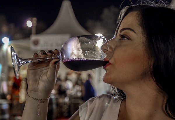 El consumo de vino en Argentina repuntó el 6,5 % en 2020 - MarketData