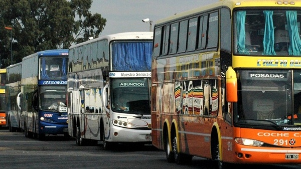 Tras acuerdo, transportistas vuelven a operar desde la Terminal