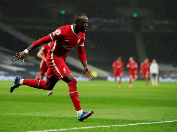 El Liverpool se reengancha a la Premier