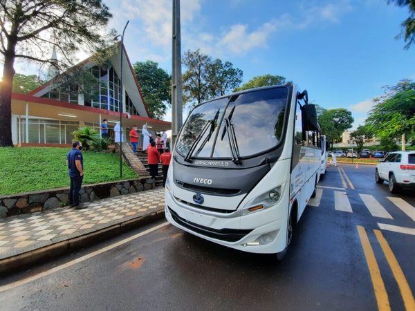 Nuevos buses para los asegurados en el Hospital Central – IPS. | OnLivePy