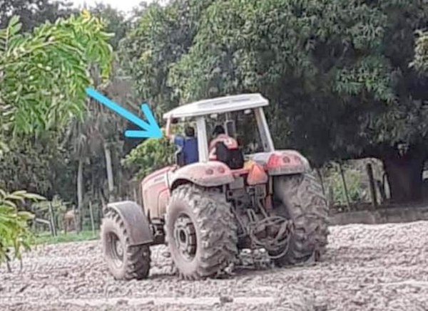 Crónica / “Tractoambulancia” por lluvias en el Sur
