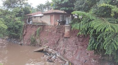 Crónica / MUVH ayudará a casa al borde del derrumbe