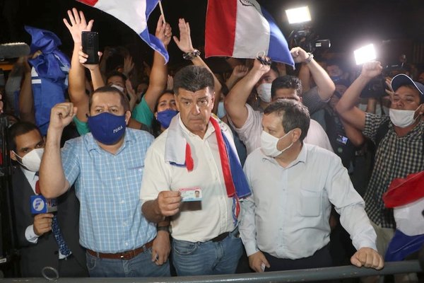 Crónica / Alegre quedó preso y espera el hisopado