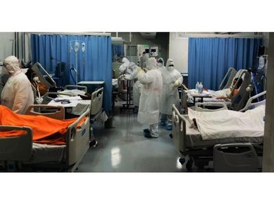 Planean reconvertir en UTI salas de reanimación para evitar el colapso
