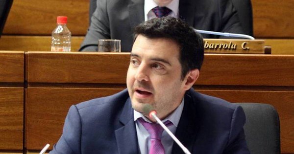 La Nación / Buscan proteger datos personales