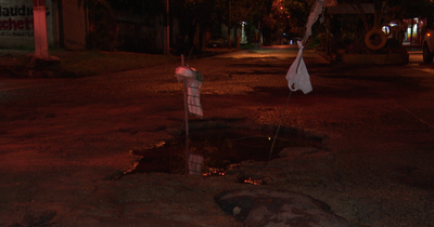 Aumentan los baches y dificultan cada vez más el flujo de vehículos