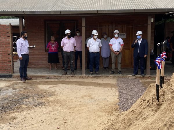 Realizan palada inicial de obras de inversión en el Hospital de Villa Choferes