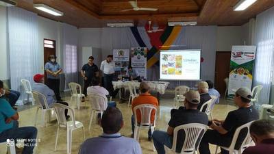 PRIMERA CHARLA Y CAPACITACIÓN A PRODUCTORES LECHEROS Y HORTÍCOLAS DE ITAPÚA