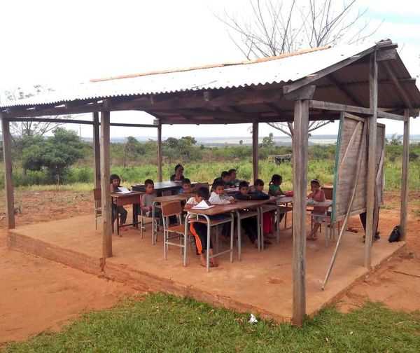 Docentes a favor de clases presenciales en zonas rurales sin COVID-19