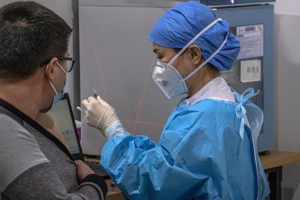 Prueba anal de Covid es obligatoria en China para quienes arriben desde el extranjero - Noticiero Paraguay
