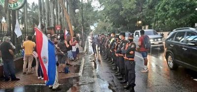 Ciudadanos se manifiestan en contra de la designación de Federico González