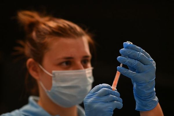 Europa autoriza vacuna de AstraZeneca mientras crecen presiones por las entregas - Mundo - ABC Color