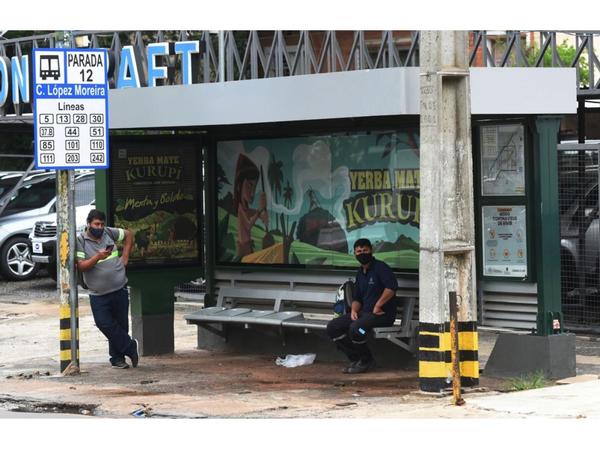 Usuarios reclaman solución a constante regulada de buses
