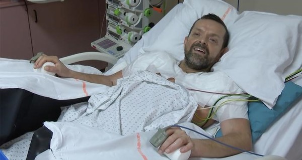 En Francia, realizaron un trasplante de brazos