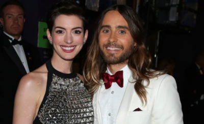 HOY / Anne Hathaway y Jared Leto fichan por Apple con una serie sobre WeWork