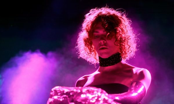 Murió la productora y cantante SOPHIE