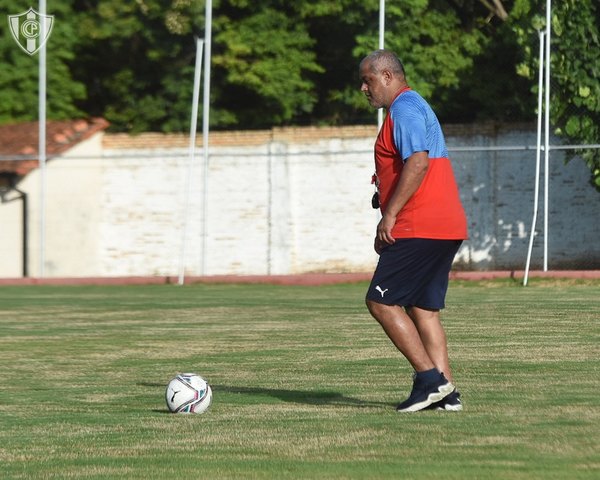 Cerro-River: el primer equipo de Arce en este 2021 y sus cambios