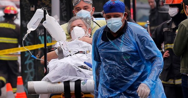 La Nación / Incendio en hospital de Santiago de Chile obliga a evacuar a pacientes