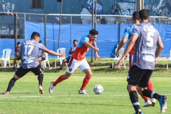 El golazo de Óscar Ruiz en el amistoso de Cerro Porteño