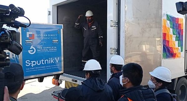 Bolivia recibe Sputnik V y anuncia inicio de vacunación general | OnLivePy