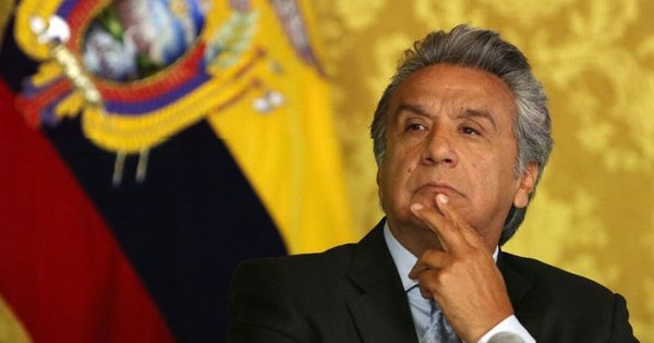 La Nación / El avión del presidente de Ecuador aterriza de emergencia en Washington