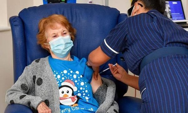 Escala la tensión entre UE y Reino Unido por problemas de distribución de vacunas