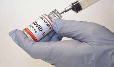 Finalmente, 300.000 vacunas del mecanismo COVAX llegarán en febrero, anuncia Abdo - Nacionales - ABC Color