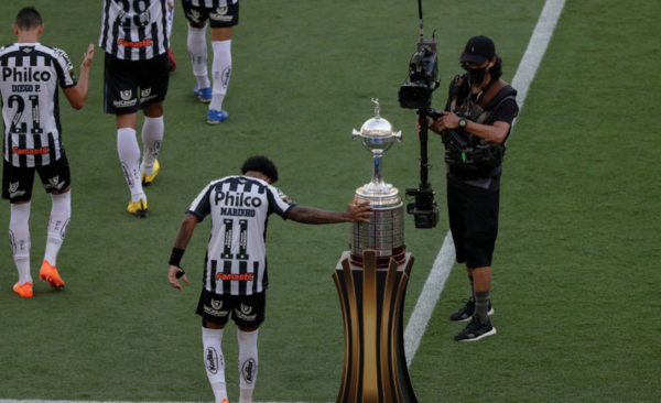 HOY / Quiso emular a Gabriel Barbosa pero no le salió