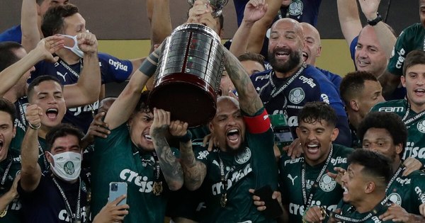 La Nación / Gómez alzó la soñada Copa