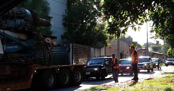 La Nación / Construcción de paseo en predio del IPS obstruye paso a vecinos