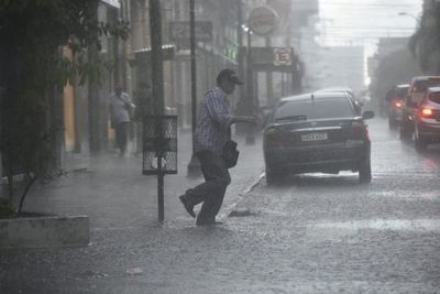 Persistirán las lluvias intensas este domingo - Nacionales - ABC Color