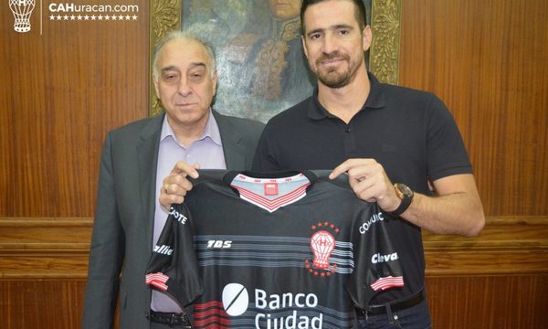 Antony Silva arremete con todo contra el presidente de Huracán