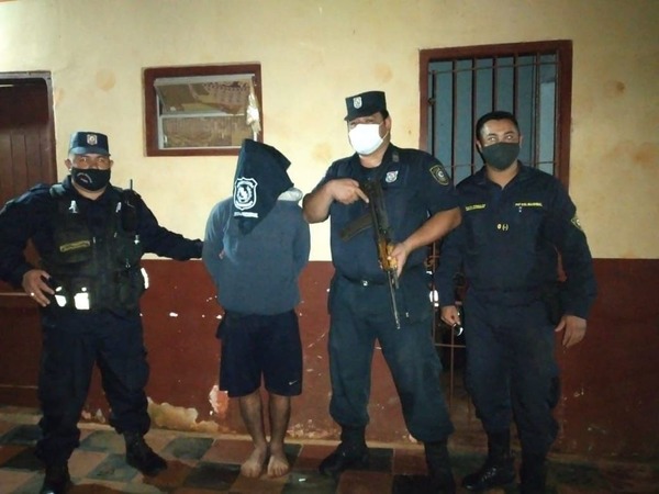 TRINIDAD, POLICÍAS LOGRAN DETENER A SUPUESTO LADRÓN.