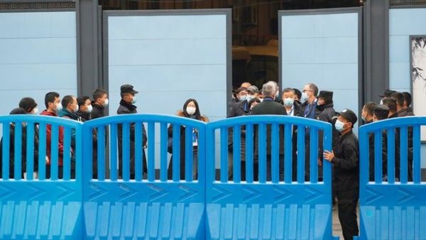 Equipo de la OMS visita el mercado de Wuhan