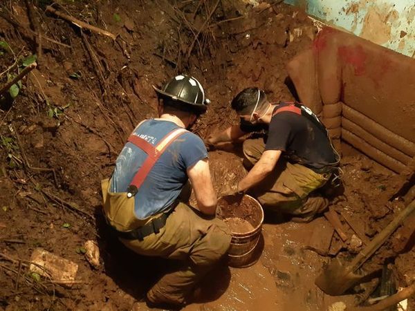 Cuatro muertos por deslizamiento de tierra en la Chacarita