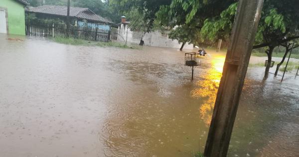 Coronel Oviedo: barrios inundados tras intensas lluvias
