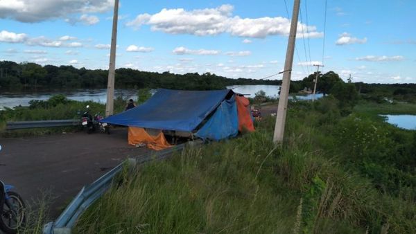 Rio Aquidabán inunda a familias de Paso Horqueta