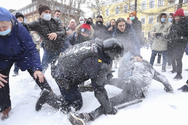 Rusia: Más de 1.600 detenidos en marchas en apoyo a opositor Navalny