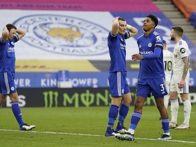 Bielsa somete al Leicester