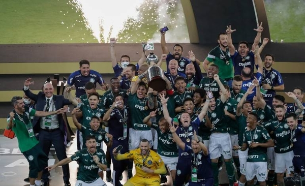 HOY / Prensa brasileña critica la "final absurda y sin brillo" de la Libertadores