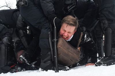 Policía rusa detiene a más de 4.400 personas en manifestaciones pro-Navalni - Mundo - ABC Color