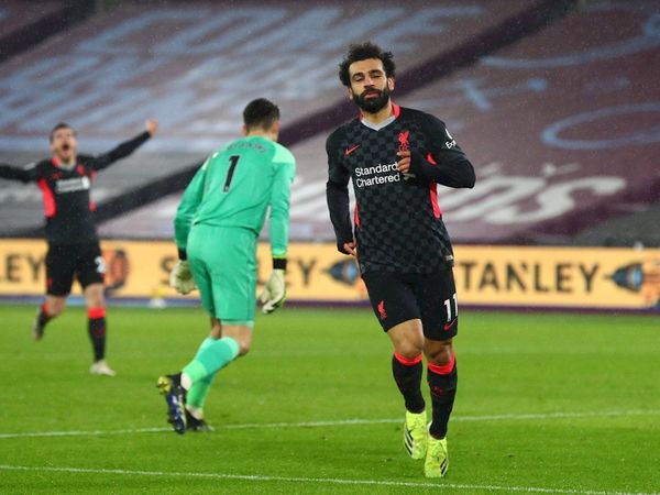 Salah entona al Liverpool