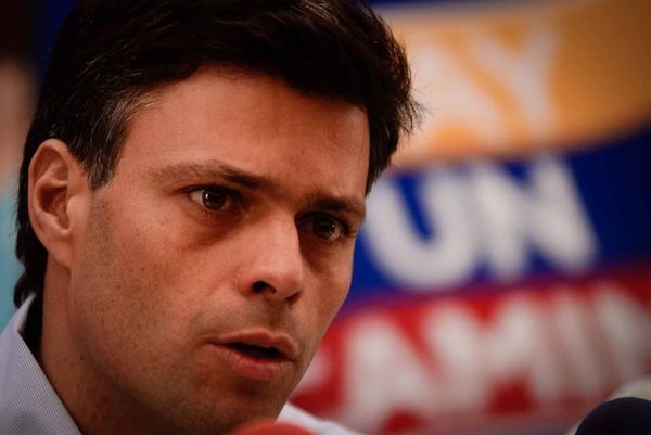 Acusan a Leopoldo López de planear ataque con bombas al Parlamento venezolano - Mundo - ABC Color