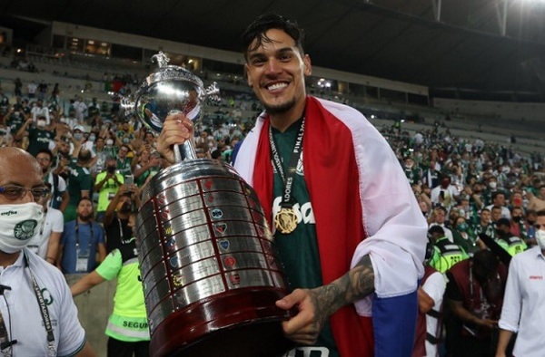 En redes piden que Gustavo Gómez tenga el mismo nivel en la Albirroja