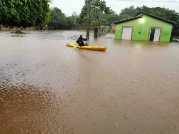 Coronel Oviedo inundada y varios tramos de Ruta PY02 afectados por lluvias