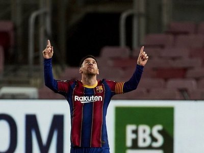 Messi y Griezmann ponen segundo a Barcelona