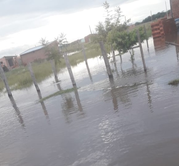 Rincon de Luna al rojo vivo por avance de agua
